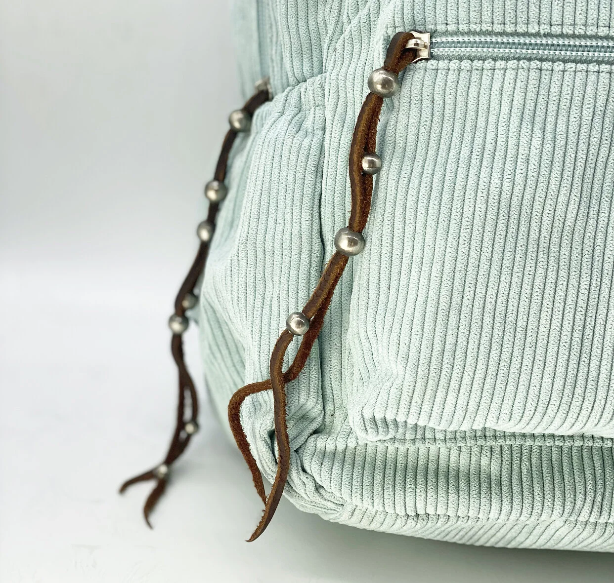 5D5890FE-E511-4DFA-A87B-3847D1C9DBCF