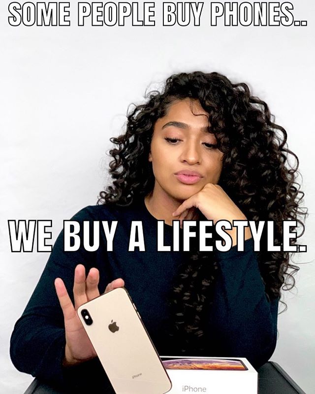 #teamiphone 🍏❤️ ..but whatever phone you have, my album will sound great on it! 😏😉 Go to the link in my bio and pre-order my album! 👑 #queendom #analeabrown #turnupwithanalea #shotoniphone
&bull;
&bull;
&bull;
&bull;
#analeamusic #analeabrownmusi
