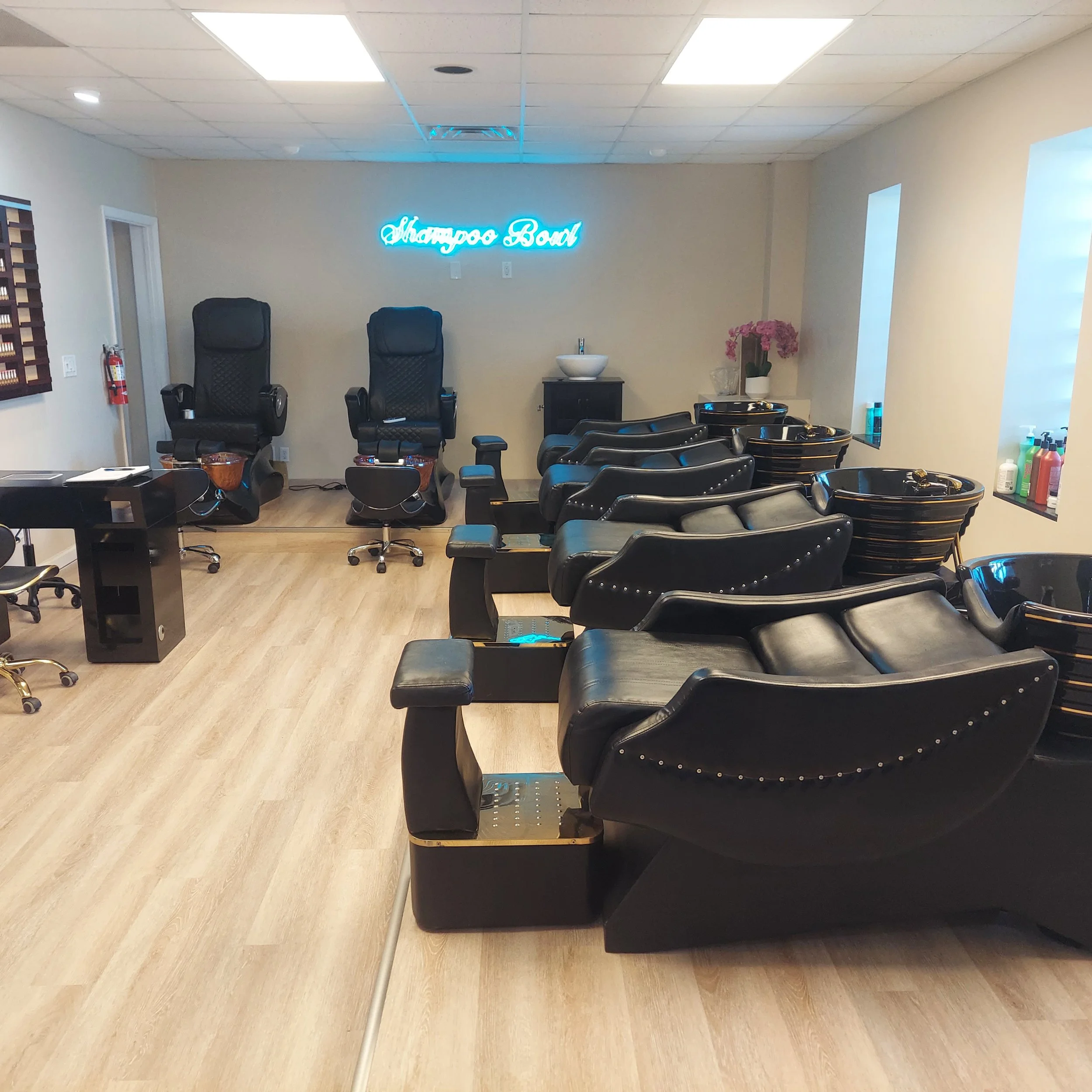 Marcia's Looks Salon