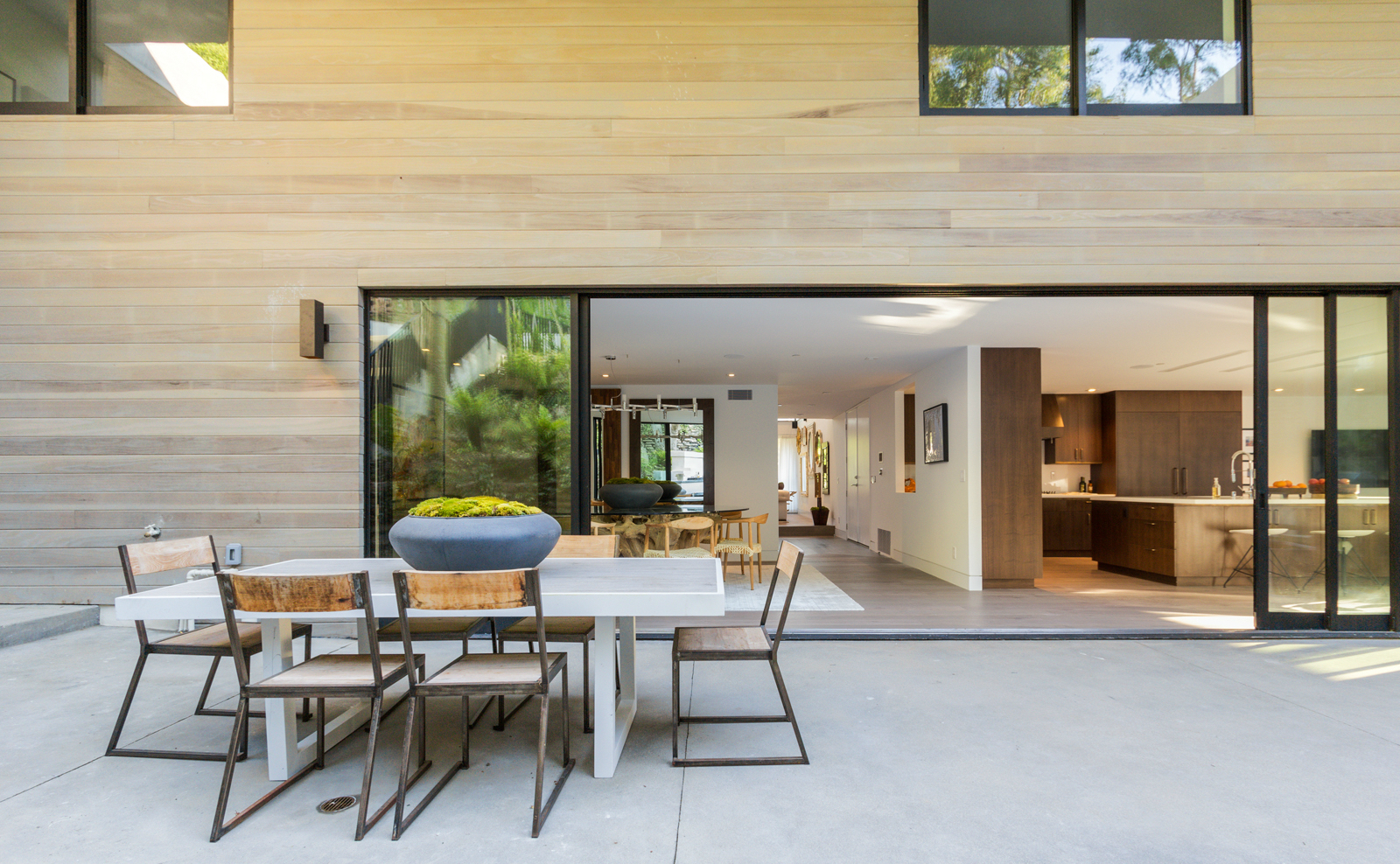 6 - Exterior HOME.jpg