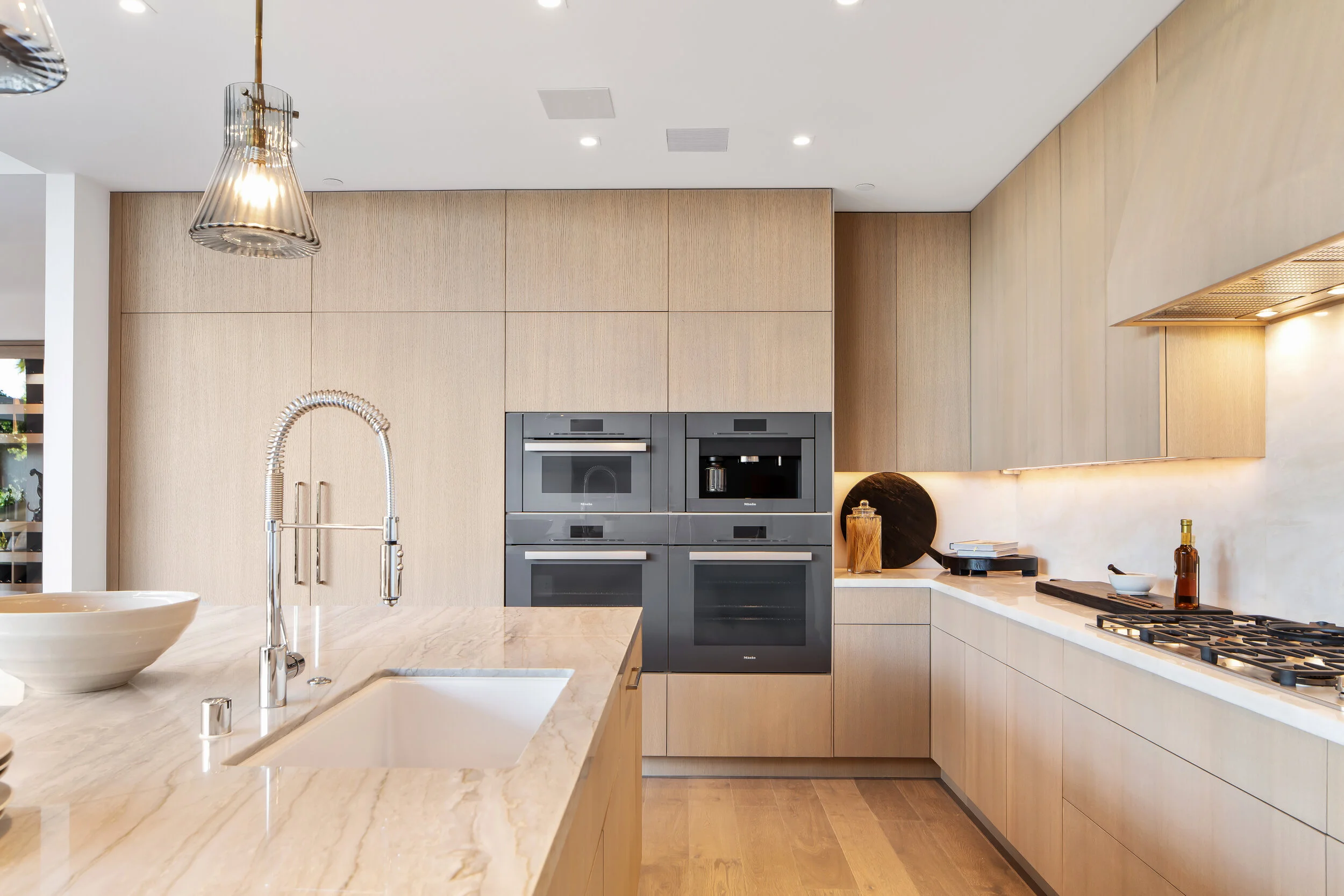 11 Doheny_MLS ORDER - 18.jpg