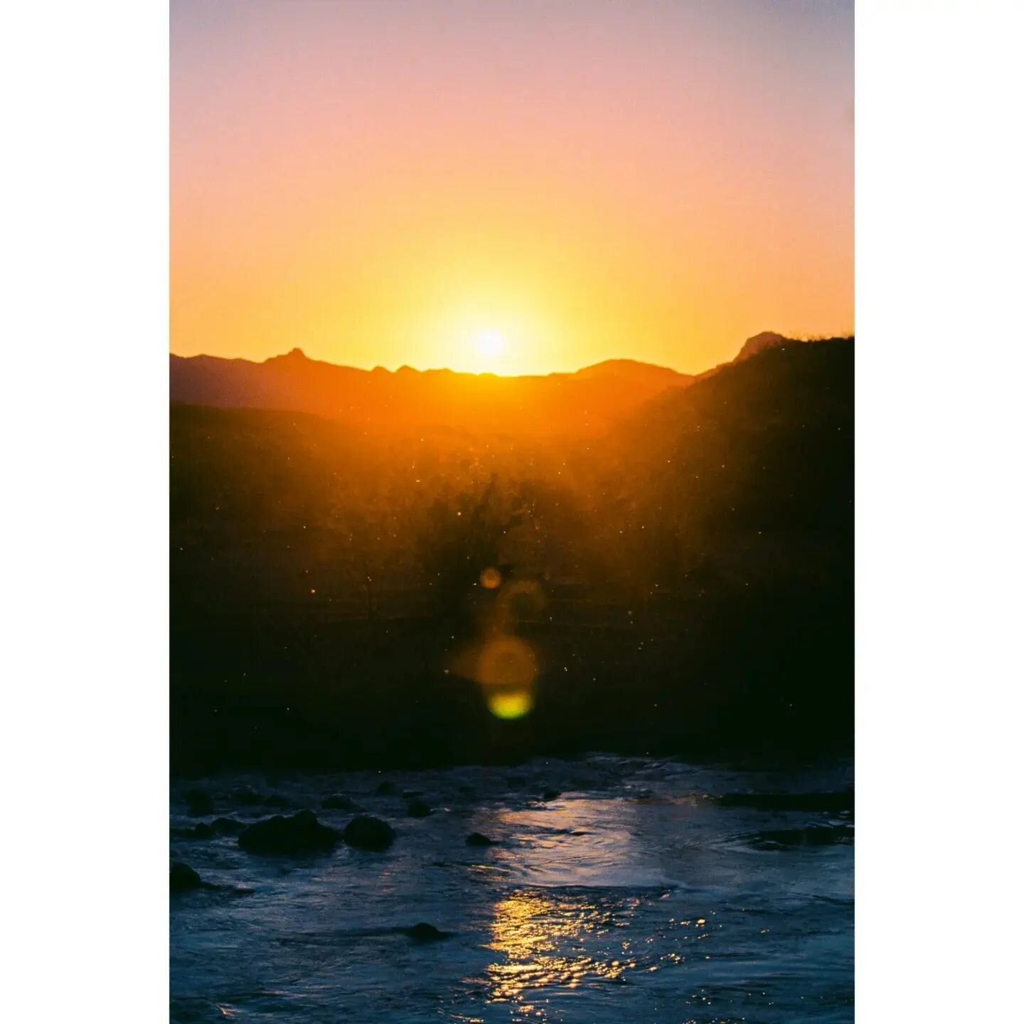 Big Bend Ranch State Park.

That is M&eacute;xico on the other side. That is not dust on my lens.

#35mm #35mmfilm #analog #analogfilm #film #filmphotography #outside #sunrise #bigbend #ektar100 #kodak #camping #hiking #canon
