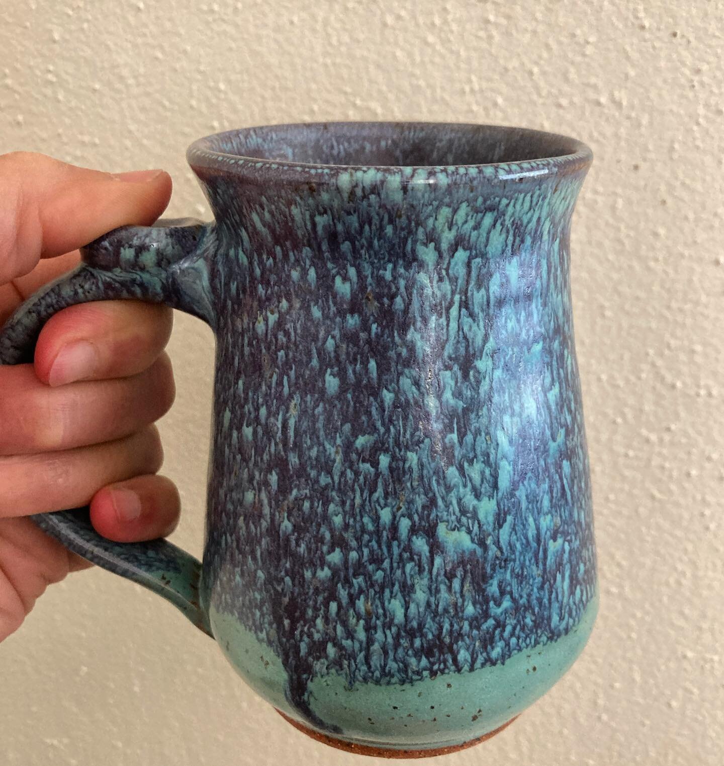 Such a fun new glaze combination of turquoise and purple! Check out my story for more pieces in this combination!
#Mahpottery #chattanooga #nooga #ceramics #pottery #womensupportingwomen #localbusiness #design #turquoise #mugs #coffee #purple