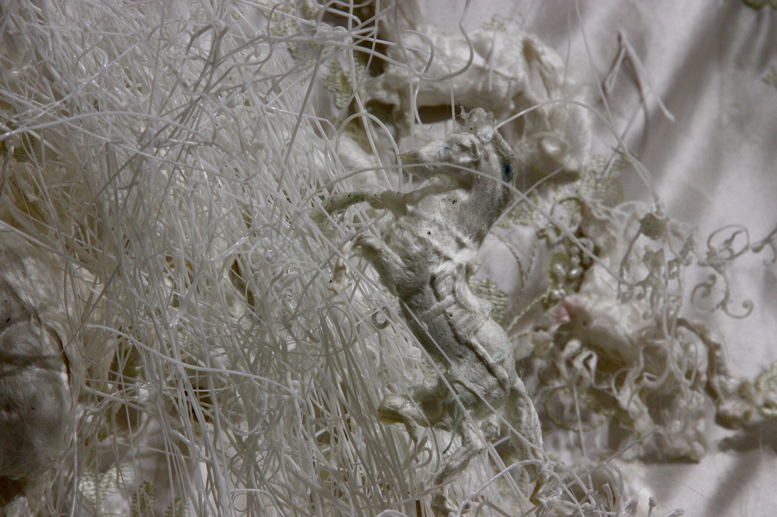 The wild horses circuit. (Silk relieves series). 2018)