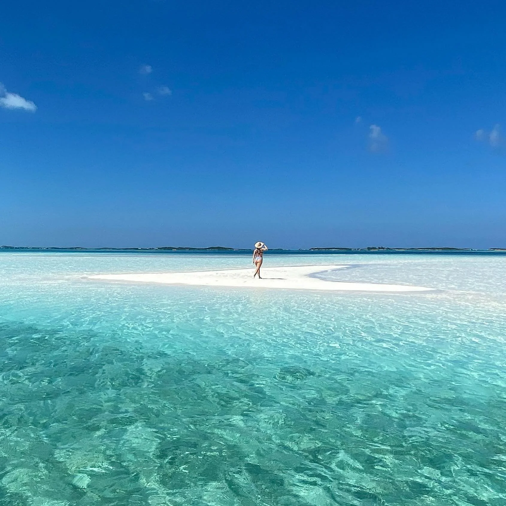 This isn&rsquo;t Bora Bora or the Maldives; this is Exuma, Bahamas🌴 I can honestly say these waters are some the most beautiful I have laid eyes on; Pristine and crystal clear. Renting a boat for the day is the best way to explore these beautiful ge