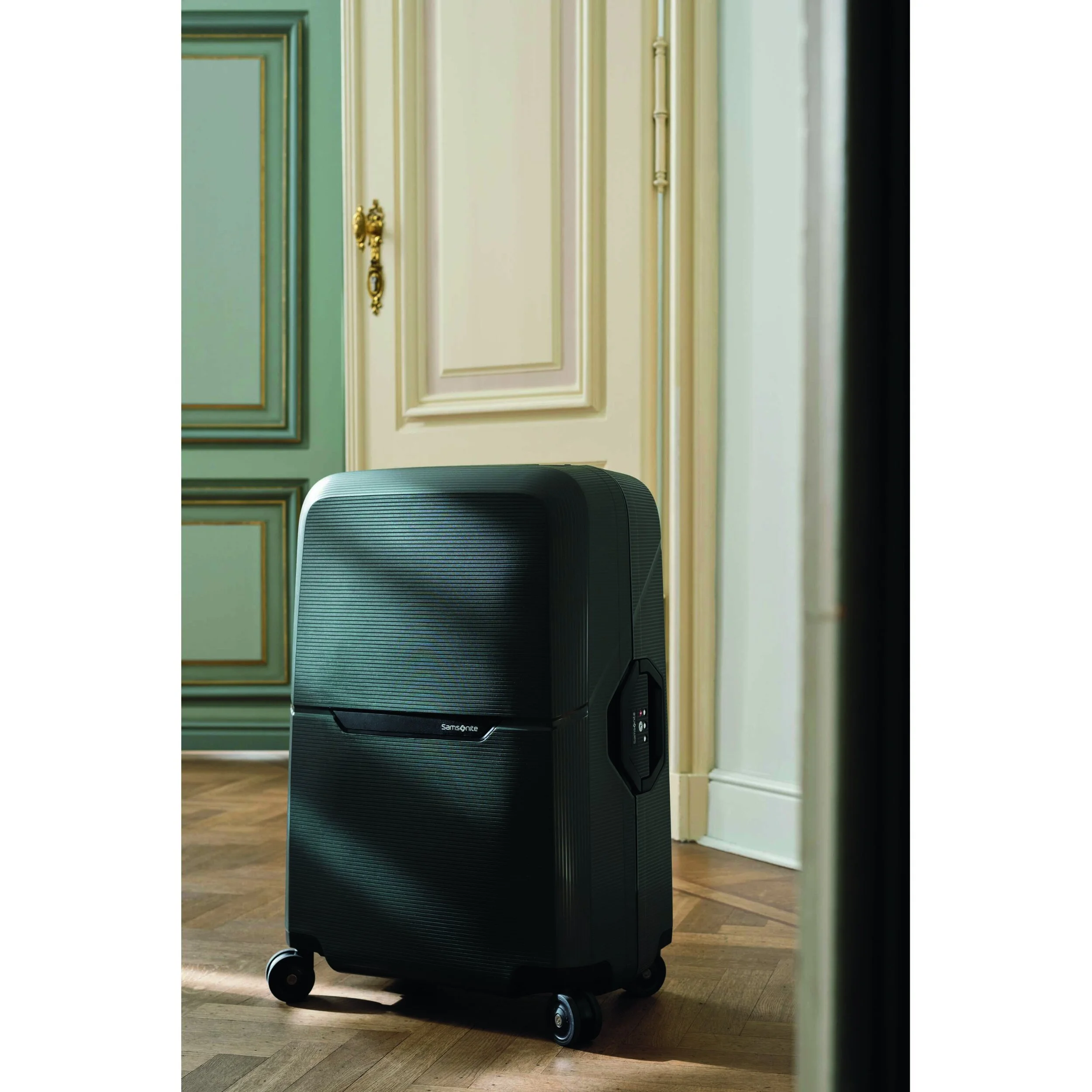 MAT_GR_C024_DOOR SHOT_2021_00_00.jpg