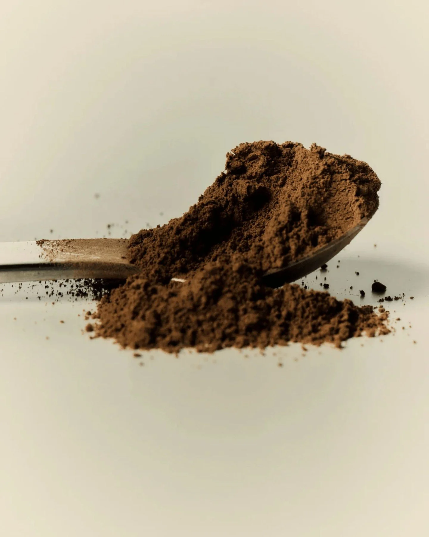 RECOVER REST 🍫🍵

A luxurious Hot Chocolate designed to help reduce nervous tension, calm the nervous system, balance blood sugar levels, support restful sleep, ease inflammation, aid muscle recovery, and support skin health. This is hot chocolate, 