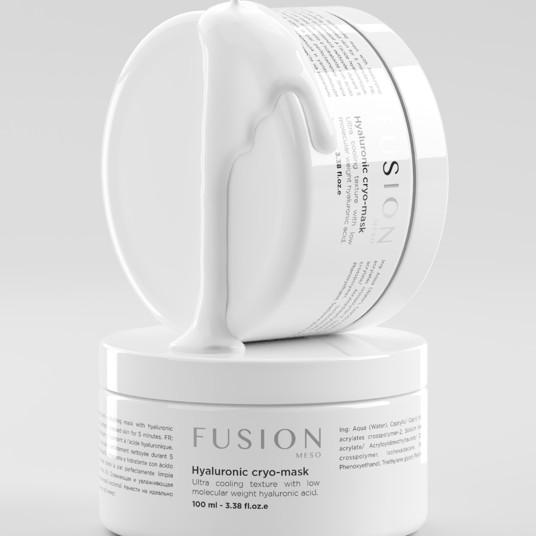 A soft-focus effect visibly smooths fine lines, leaving skin soft, supple, plump and radiant.