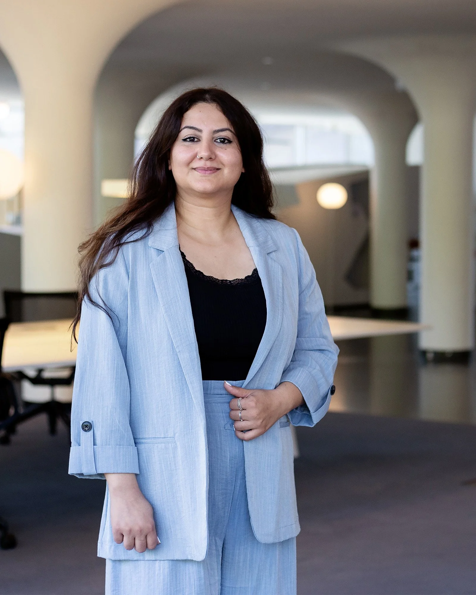  Portretfoto van Zala, genomineerd voor de UAF-Award 2025, in Heerlen voor Stichting voor Vluchteling-Studenten UAF. 