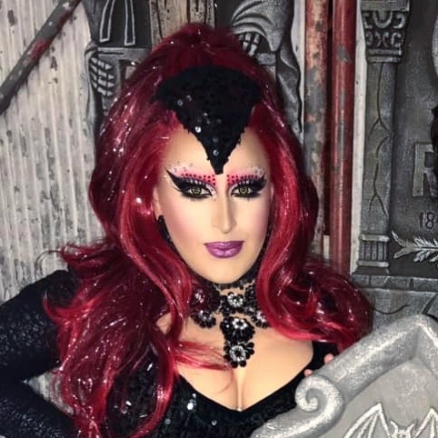 Hannah Conda as a glamorous witch. 