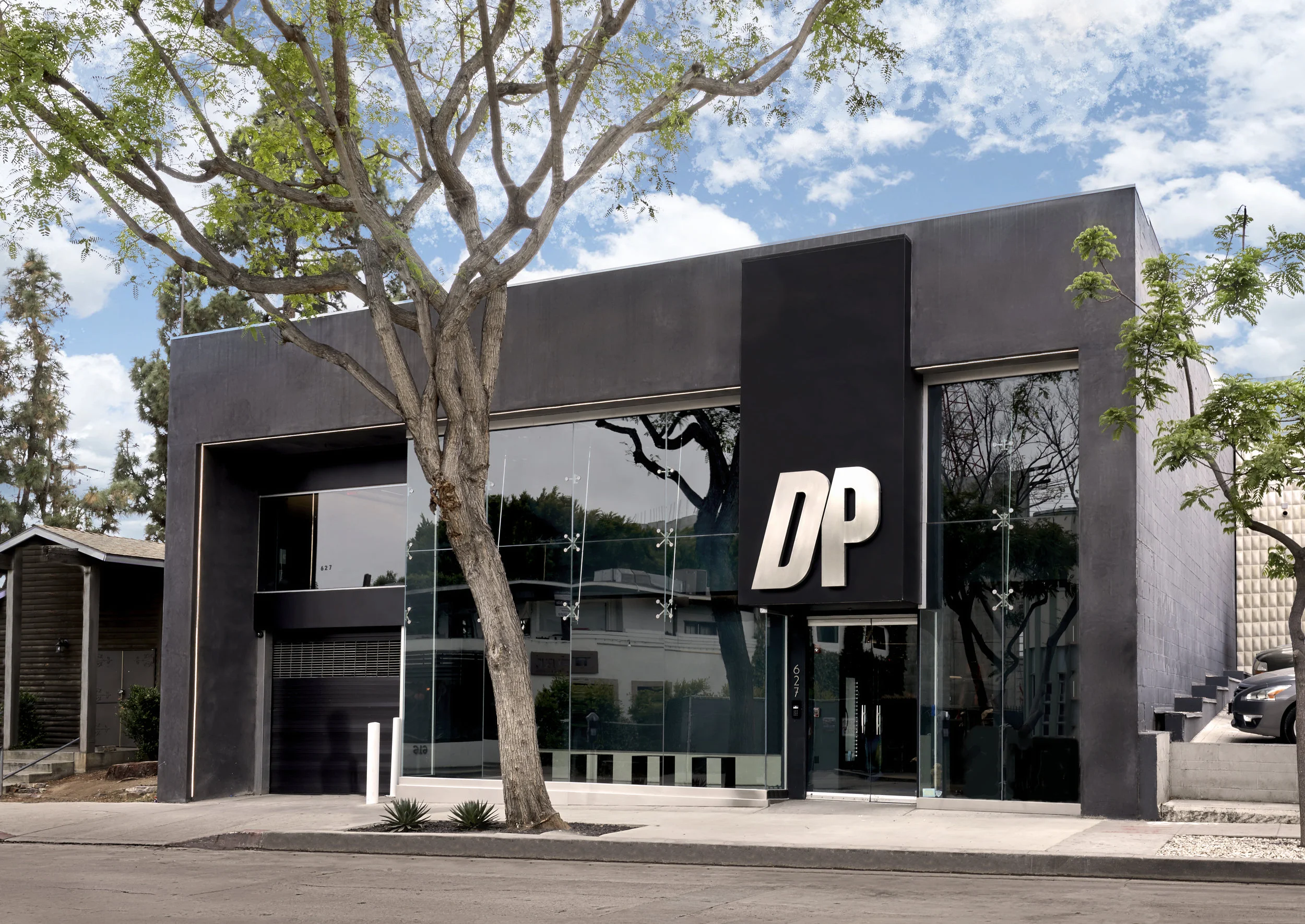 EXTERIOR 1.jpg