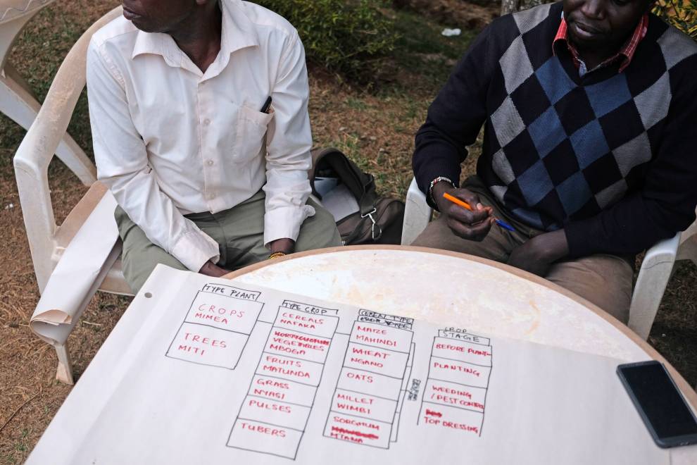 The team designing a Sapelli Collector project that meets the needs of different farmers in the Elgeyo-Marakwet county. © Megan Laws