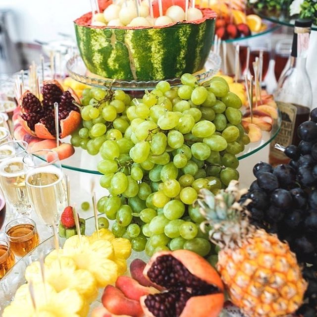 📷 A beautiful #fruitarrangement from a wedding reception held at The Campbell Event Centers. #eventsatcampbell
.
.
.
.
#tulsa #oklahoma #event #hotel #luxuryhotel #luxury #style #icon #venue #instatravel #party #wedding #boutique #fashion  #interior