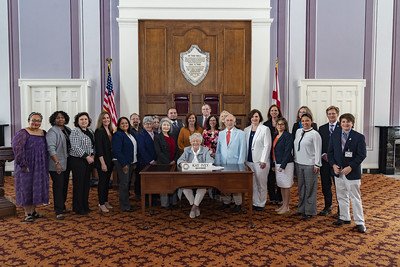 HB46 Seal of Biliteracy Bill signed by Governor Ivey