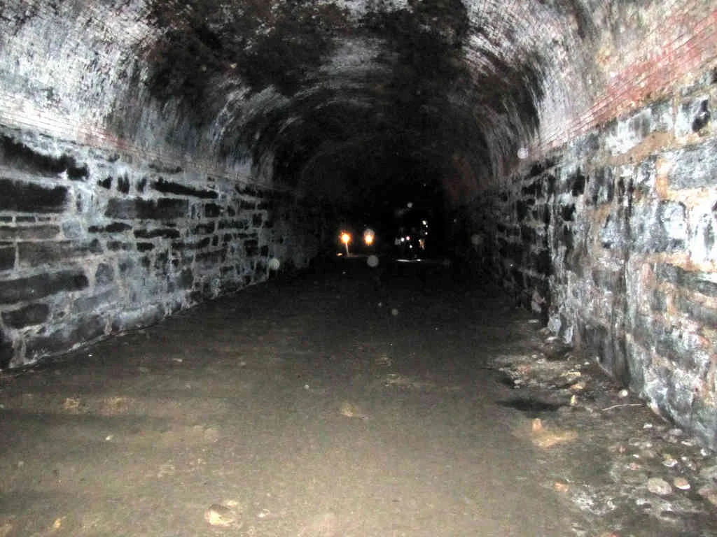 Abandoned subway tunnel in Boston. Photo by: David Berkowitz, Flickr