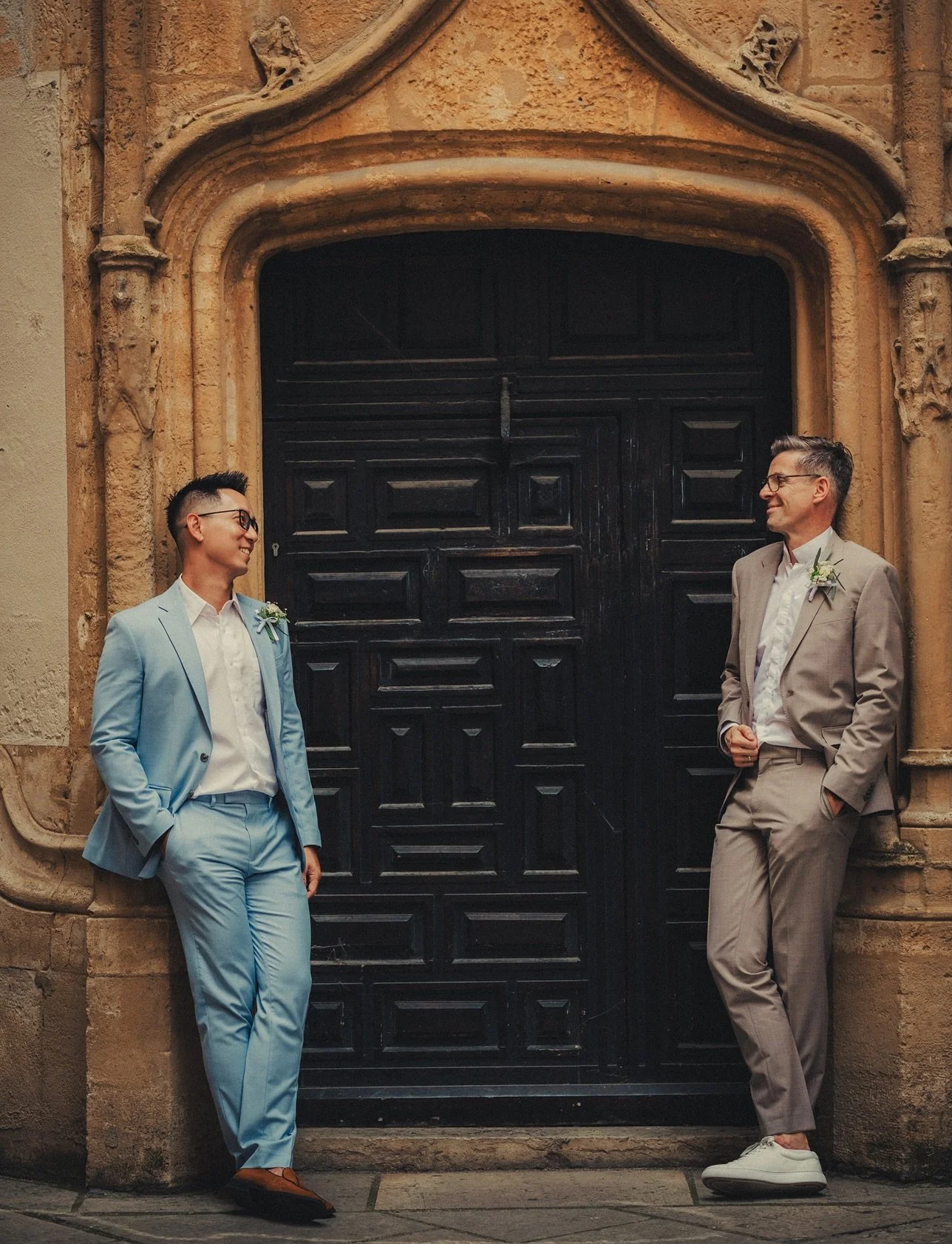 🇬🇧Over the years, we&rsquo;ve photographed many love stories &mdash; and somehow, each one still surprises us. Love quietly brings two souls together, no matter the distance.

That day was filled with laughter, tears, and champagne &mdash; the kind