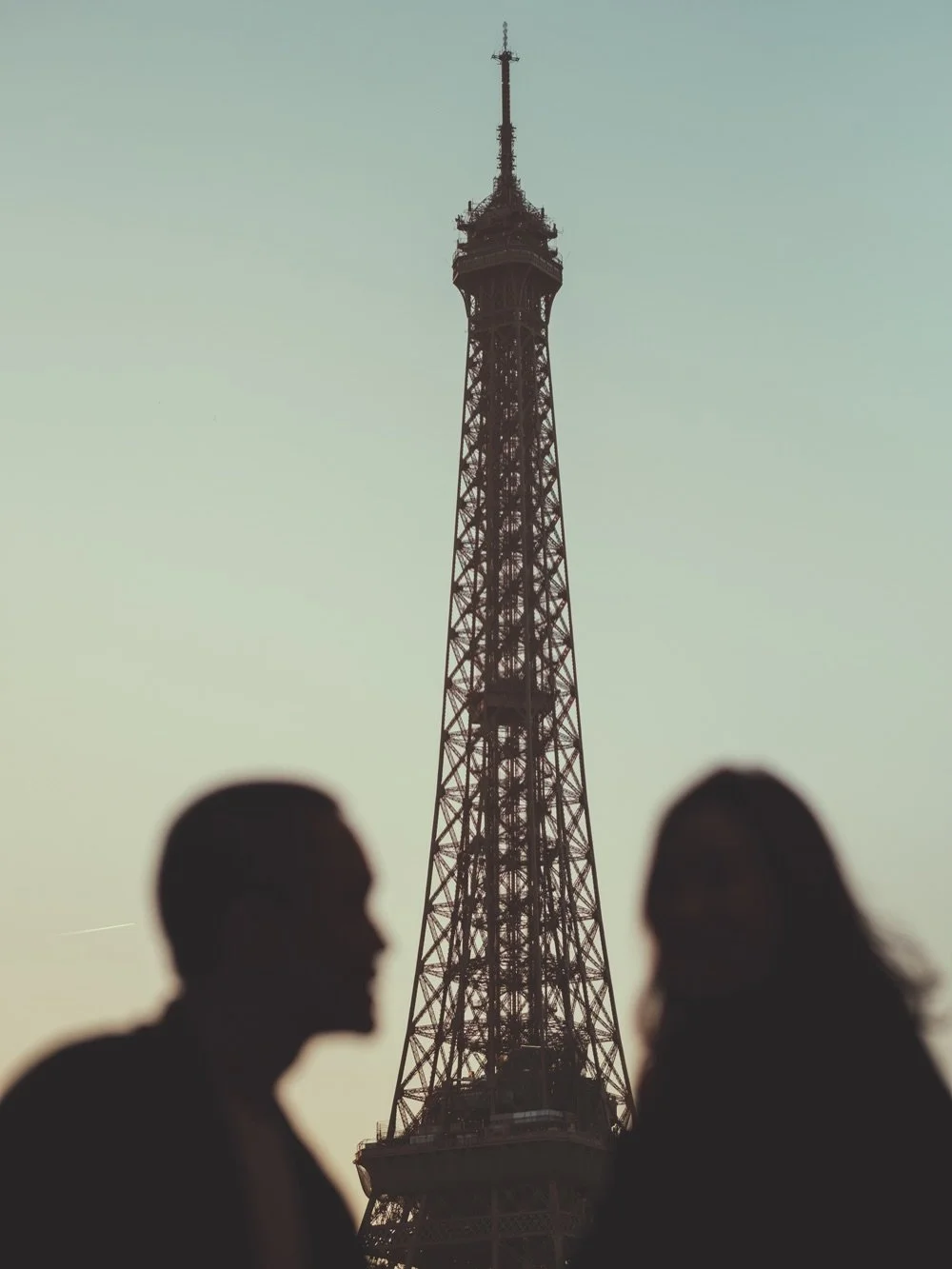 Bringing back Paris Vibes, from Eiffel to Louvre, catching moments between sips ☕️ and smiles :)