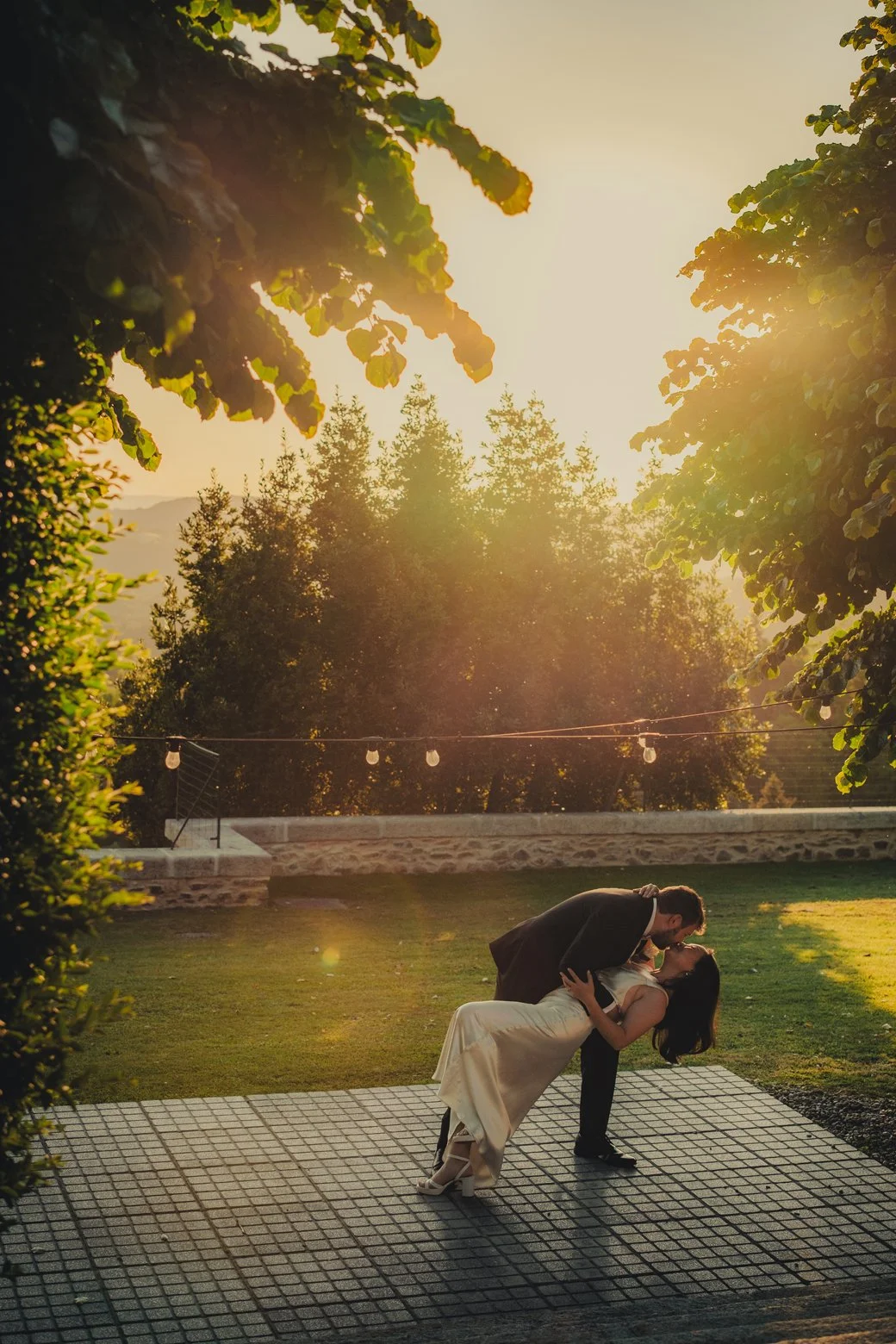 Dordogne wedding photographer capturing a couple at sunset.