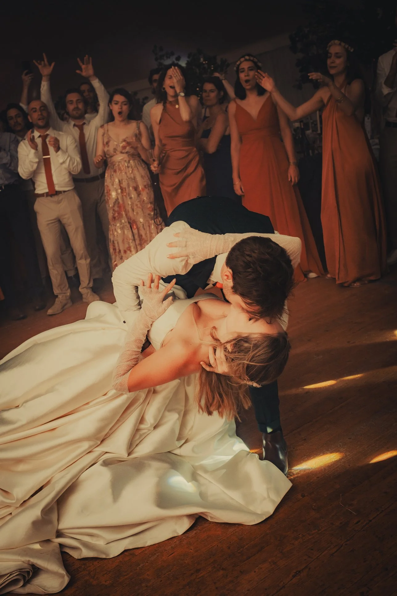 Soirée dansante lors d’un mariage au Domaine Les Mûriers