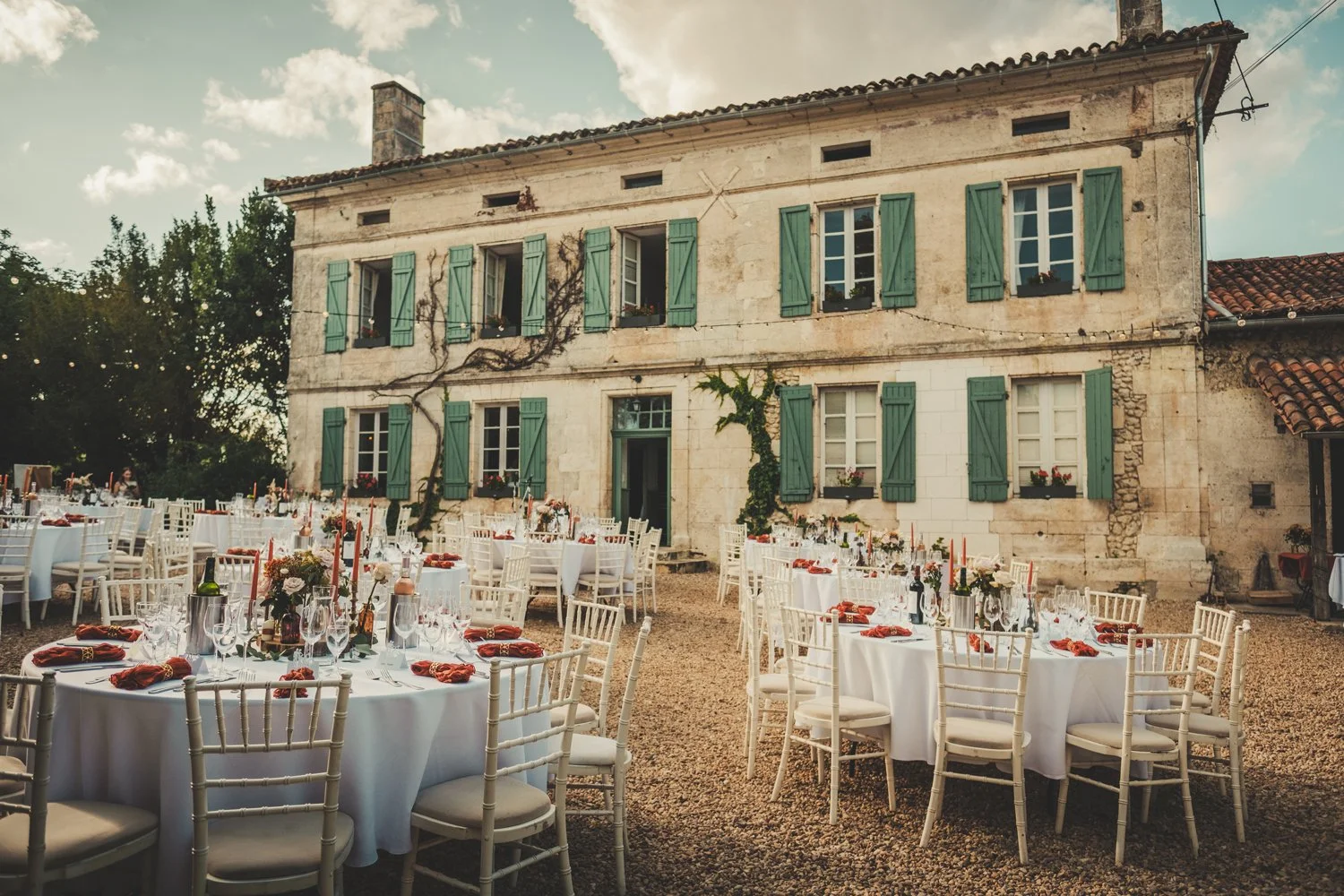wedding dinner table manoir backdrop