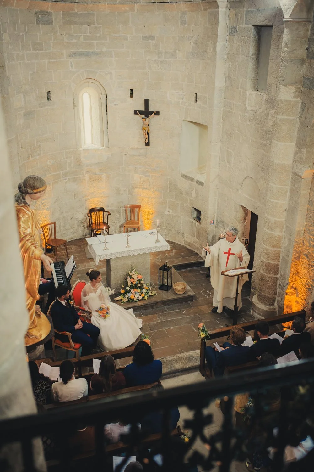 vue-haut-eglise-ceremonie-mariage-provence.jpg
