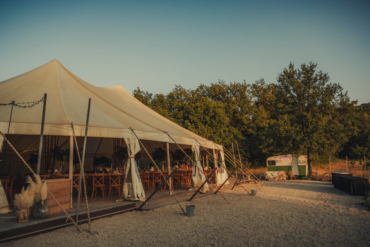 Wedding dinner under the tent at Domaine Les Mûriers in Provence