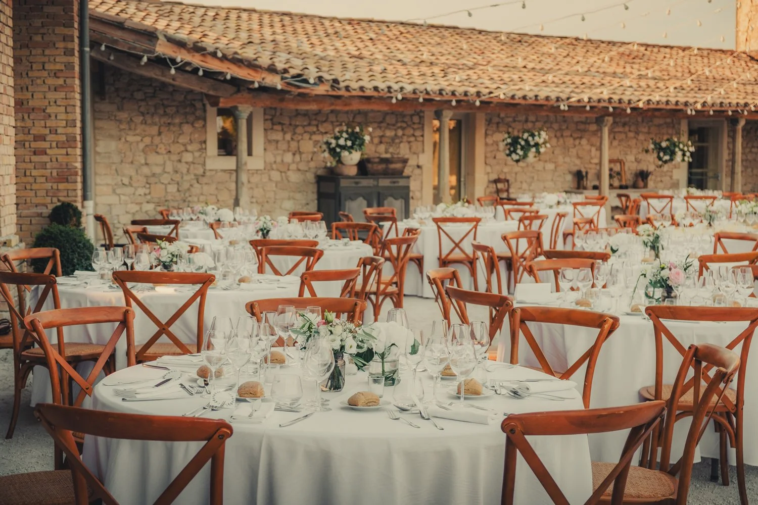 mariage avec le dîner en extérieur au domaine de sarson