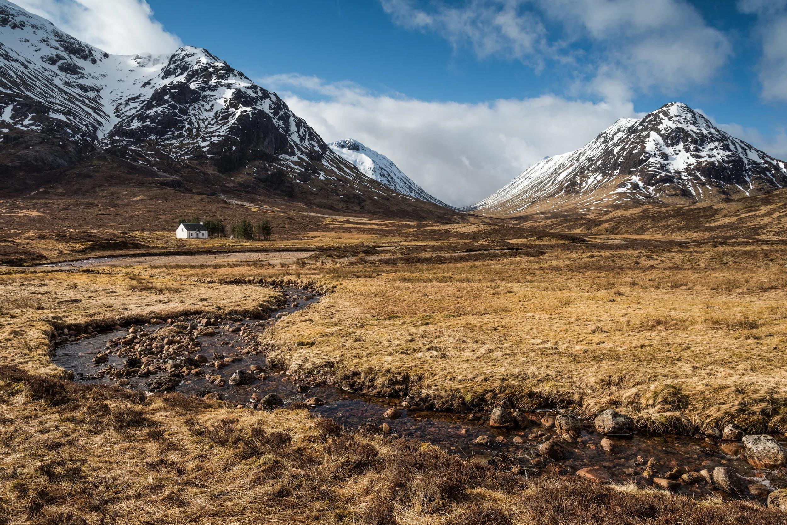 Adventure elopement in Scotland