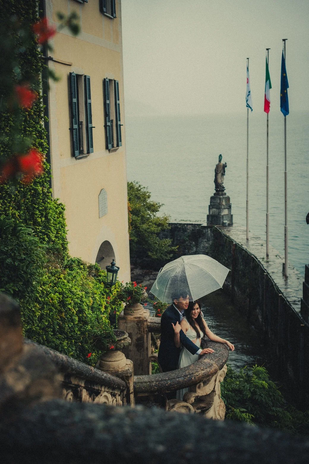 Engagement photo session at Villa del Balbianello