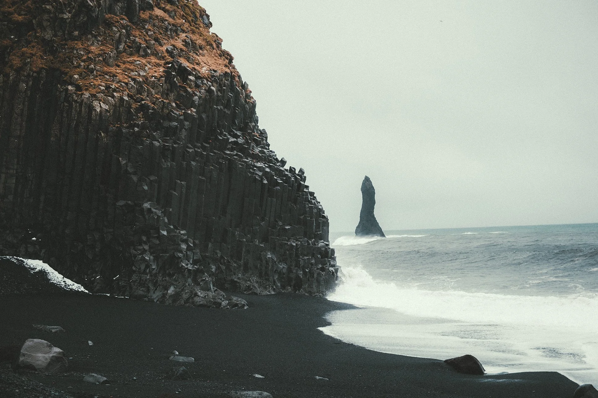 Iceland black sand beach elopement photographer