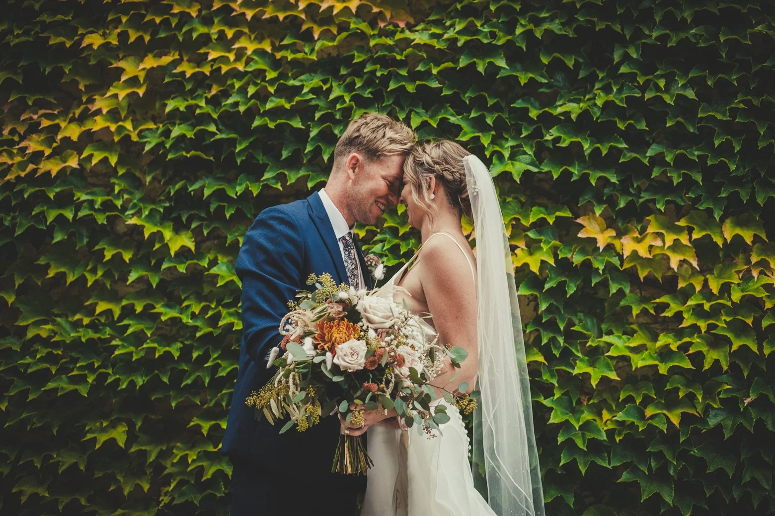 romantic couple moment manoir de longeveau