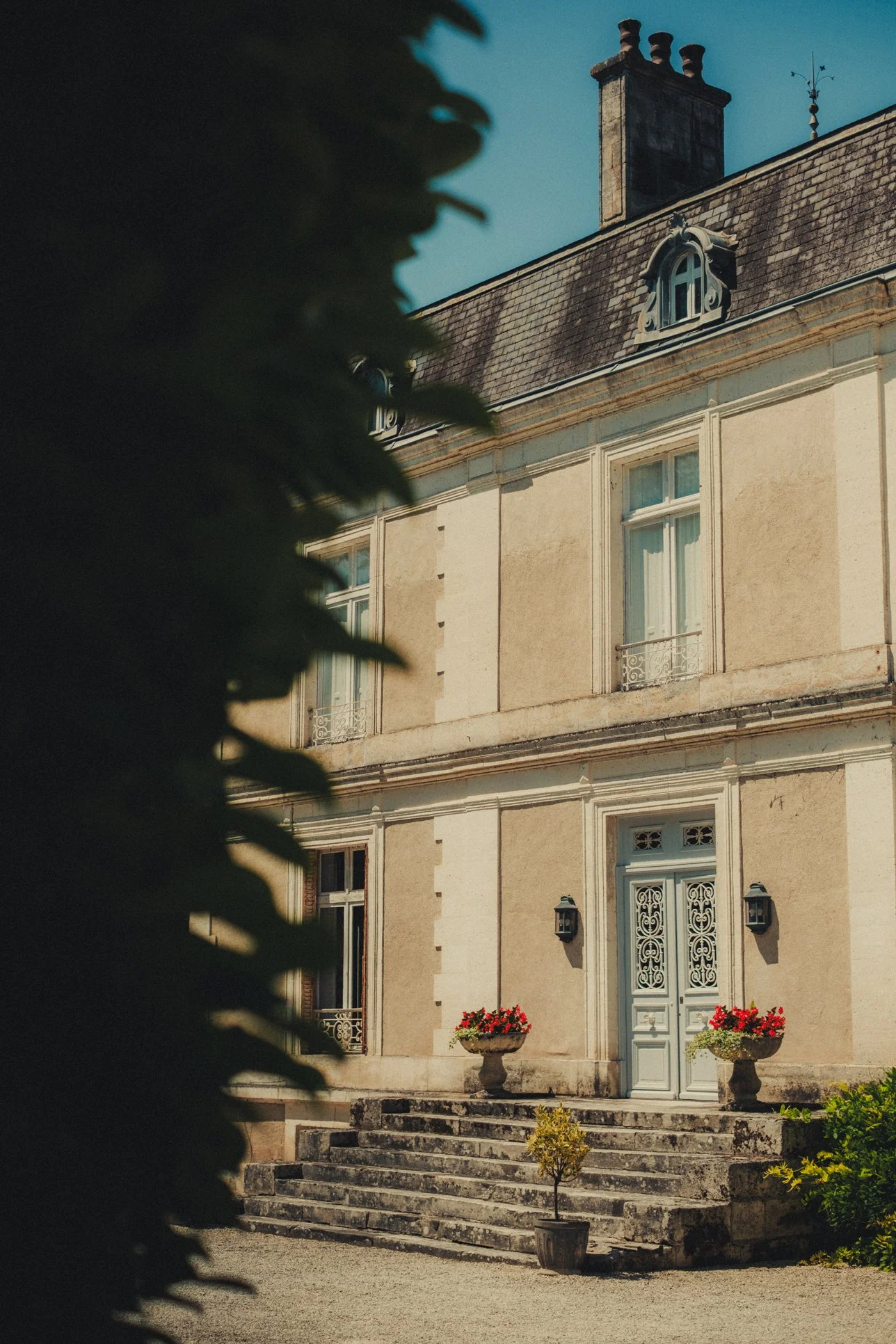 Exterior of Château La Gauterie wedding venue in Dordogne France