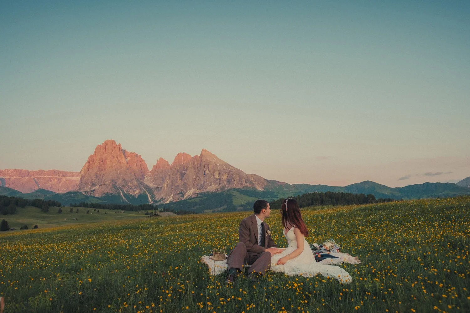 Picnic elopement in dolomites
