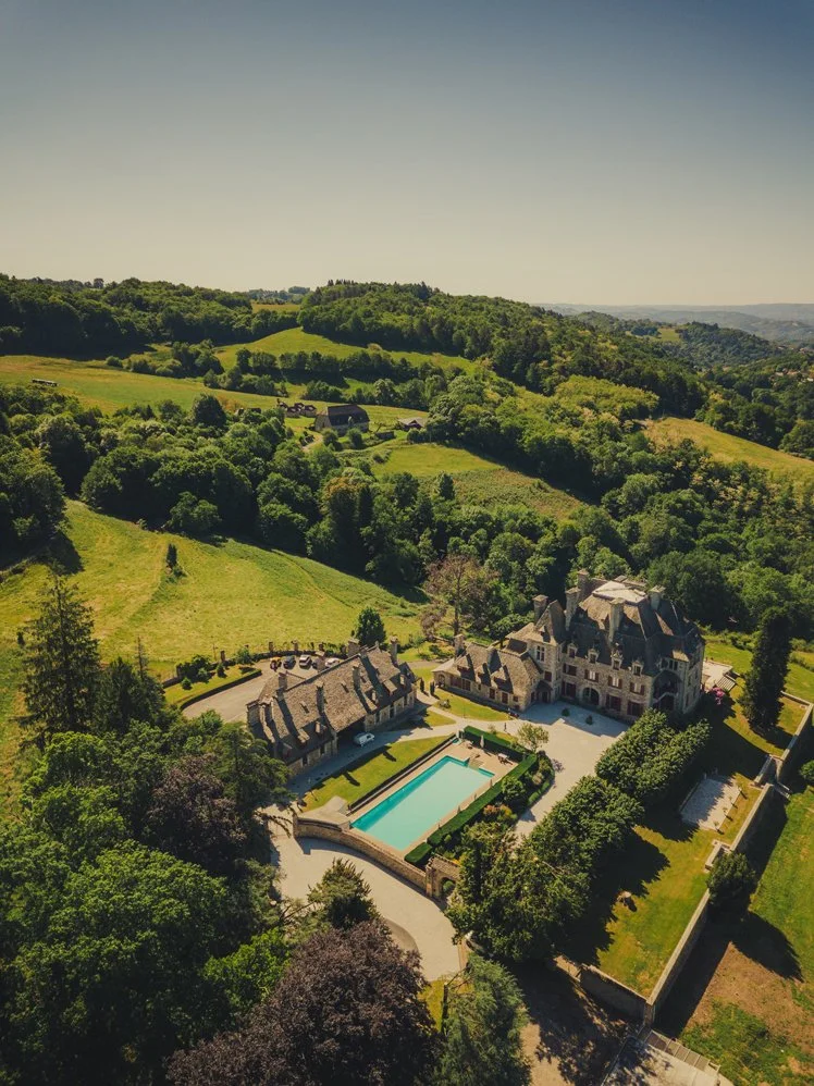 Drone capturing a wedding venue in Dordogne.
