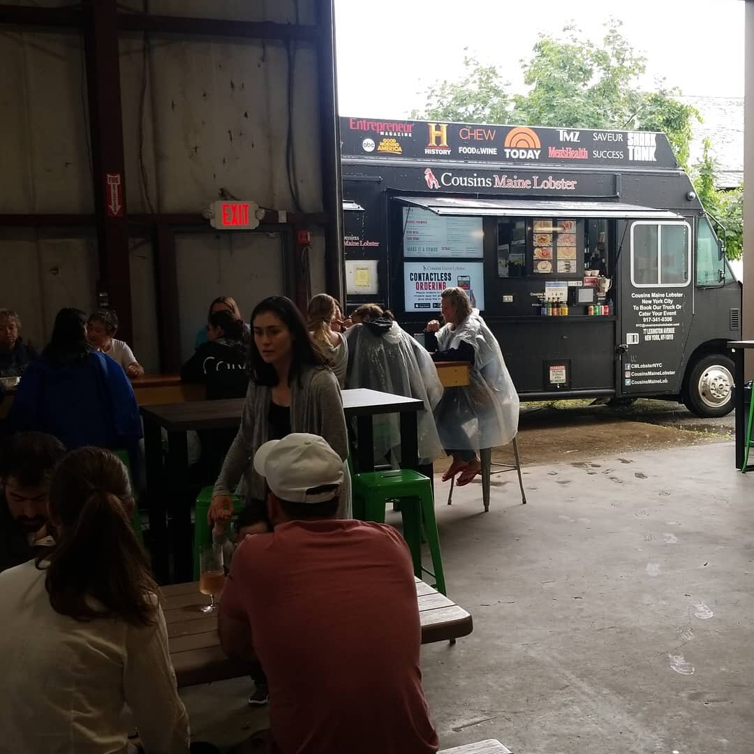 @cousinsmainelobster is in the house until 8! Come through and lobster down with us!

#ubergeek #ubergeekbrewing #fourthofjuly
