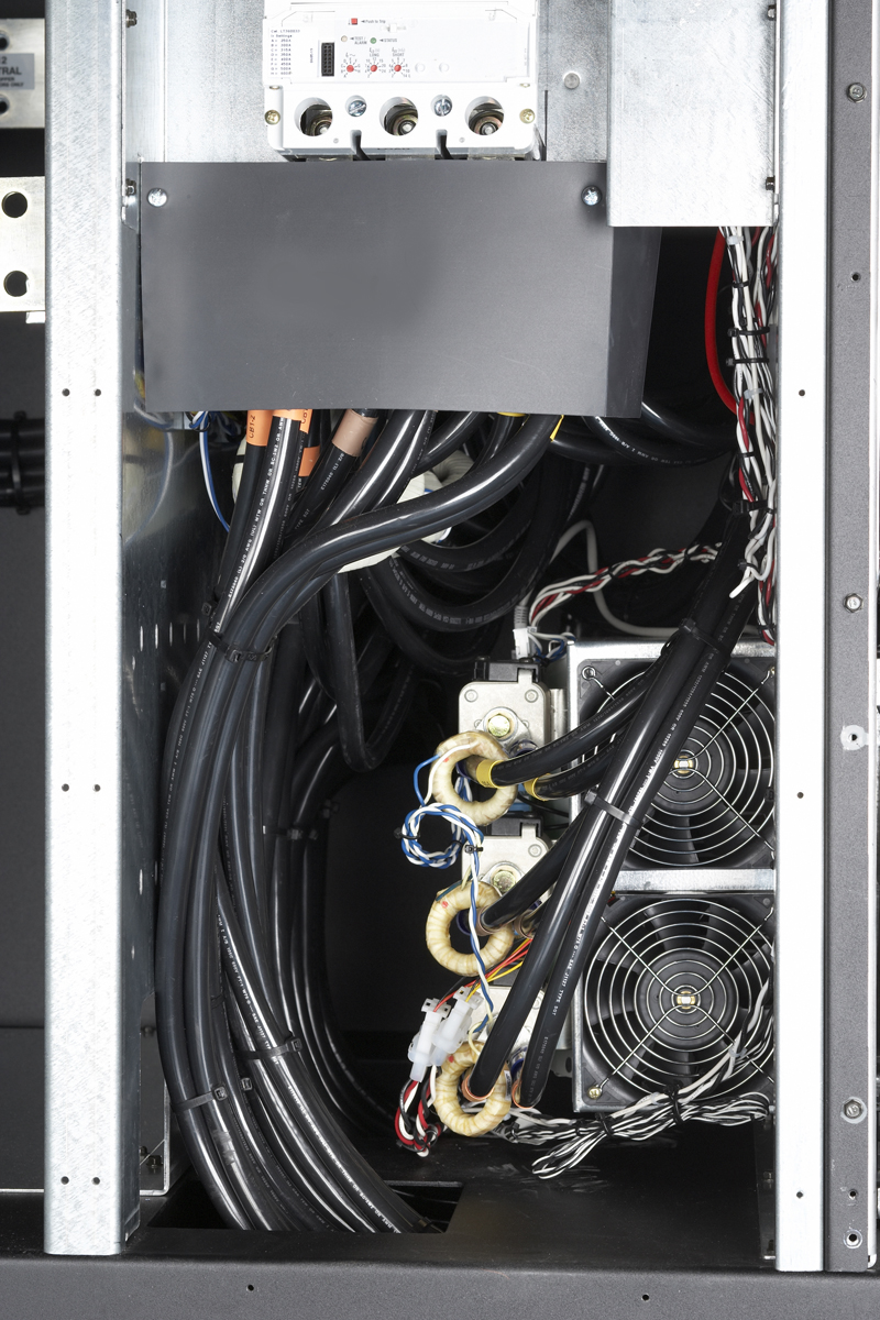 Eaton_9395_cable_opening_bottom.jpg