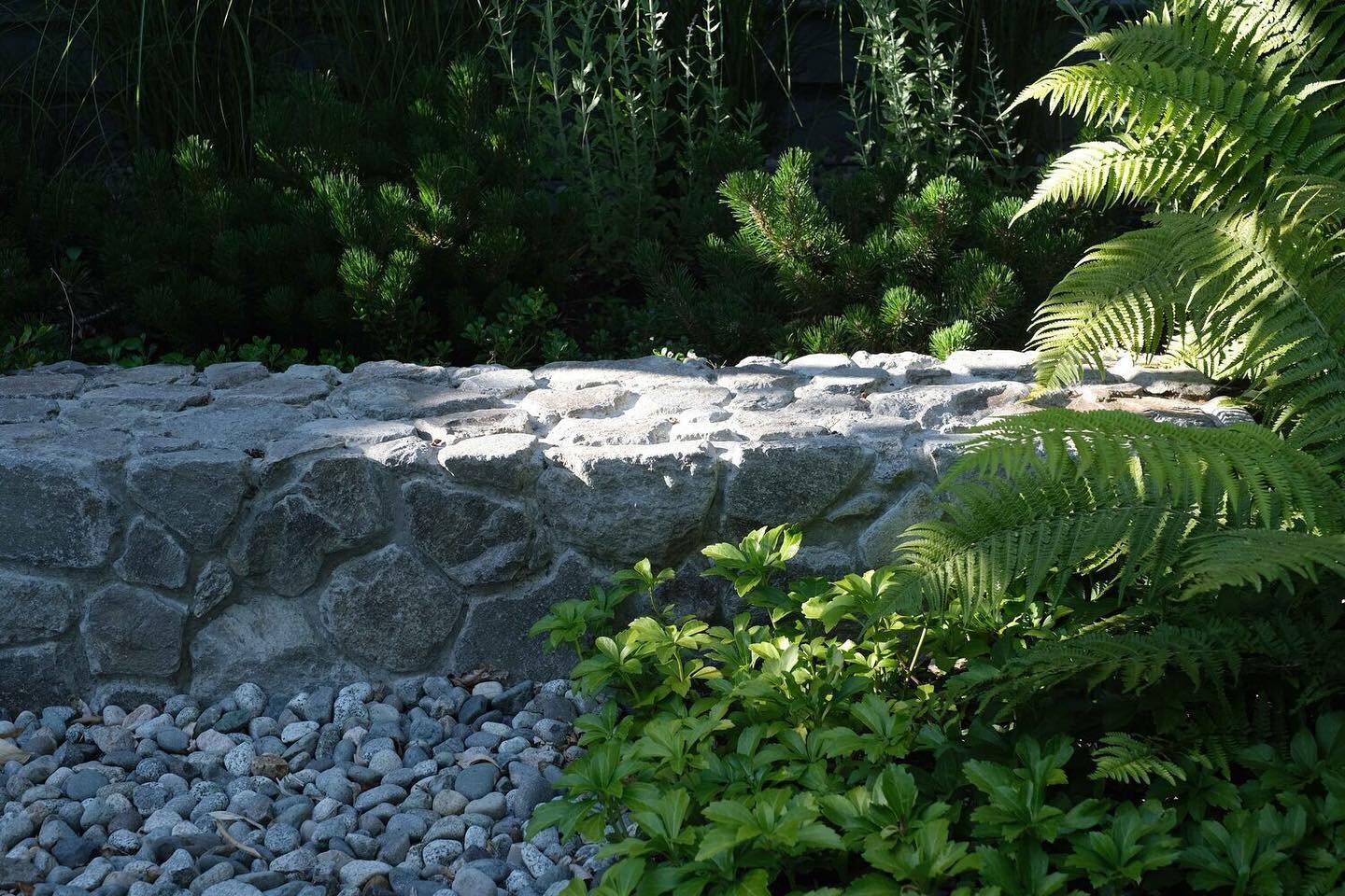 -
Ceramist Studio Garden
Vancouver, BC

Custom mortar bench