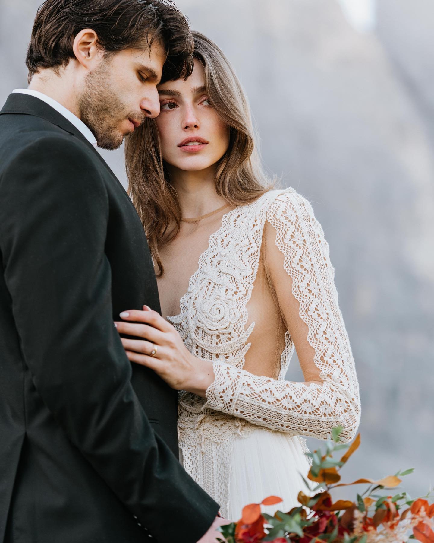 Traveling to the Dolomites in September to attend the adventure elopement expedition of @tylerrye_ was a dream come true! It was an amazing combination of a girl&rsquo;s trip with @isabelposadasphotography (reminding me of the good old backpacking da