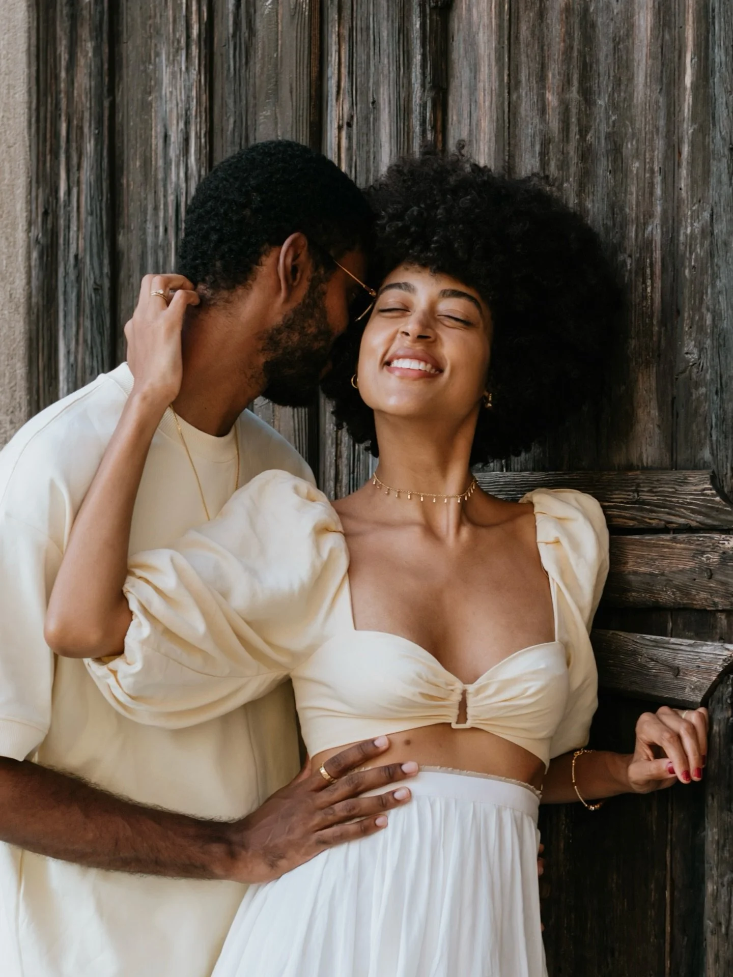 Italian summers 🎭 Dancing in the streets of Venice and celebrating this beatiful couple! 

Being in front of the camera isn&rsquo;t easy &mdash; I know that firsthand!  It can feel awkward, stiff or overwhelming. 
M &amp; C made it look so effortles