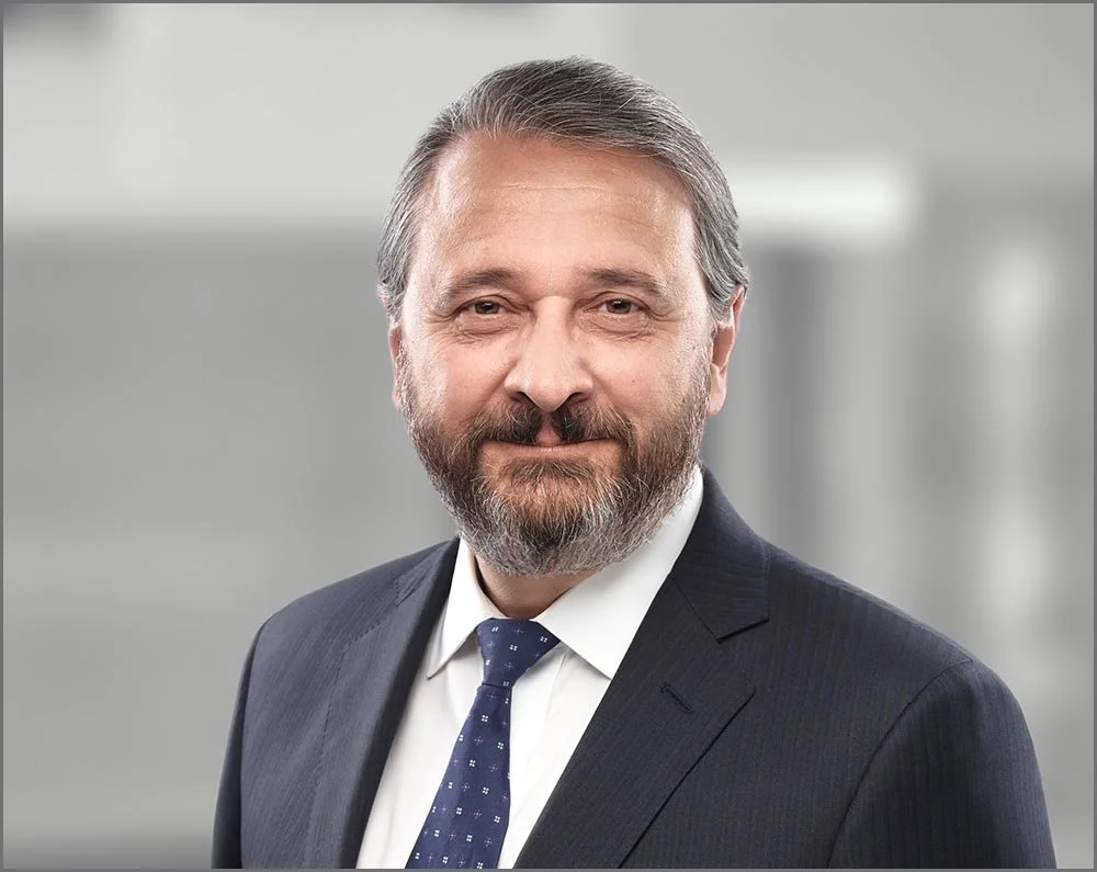 20 CORPORATE PORTRAIT.jpg