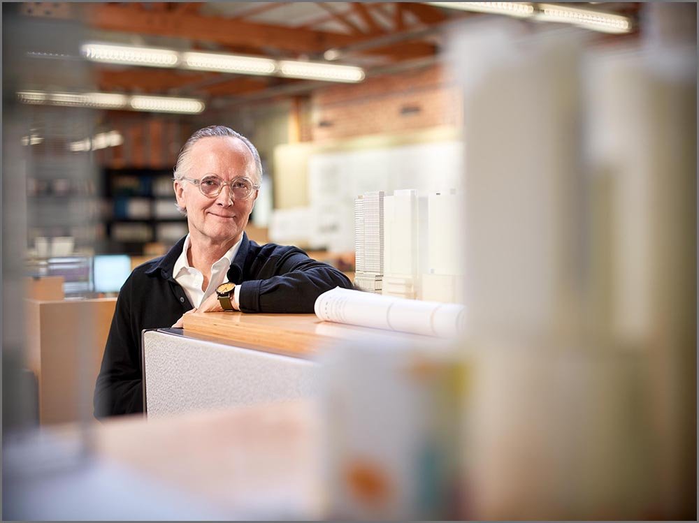 22 CORPORATE PORTRAIT..jpg