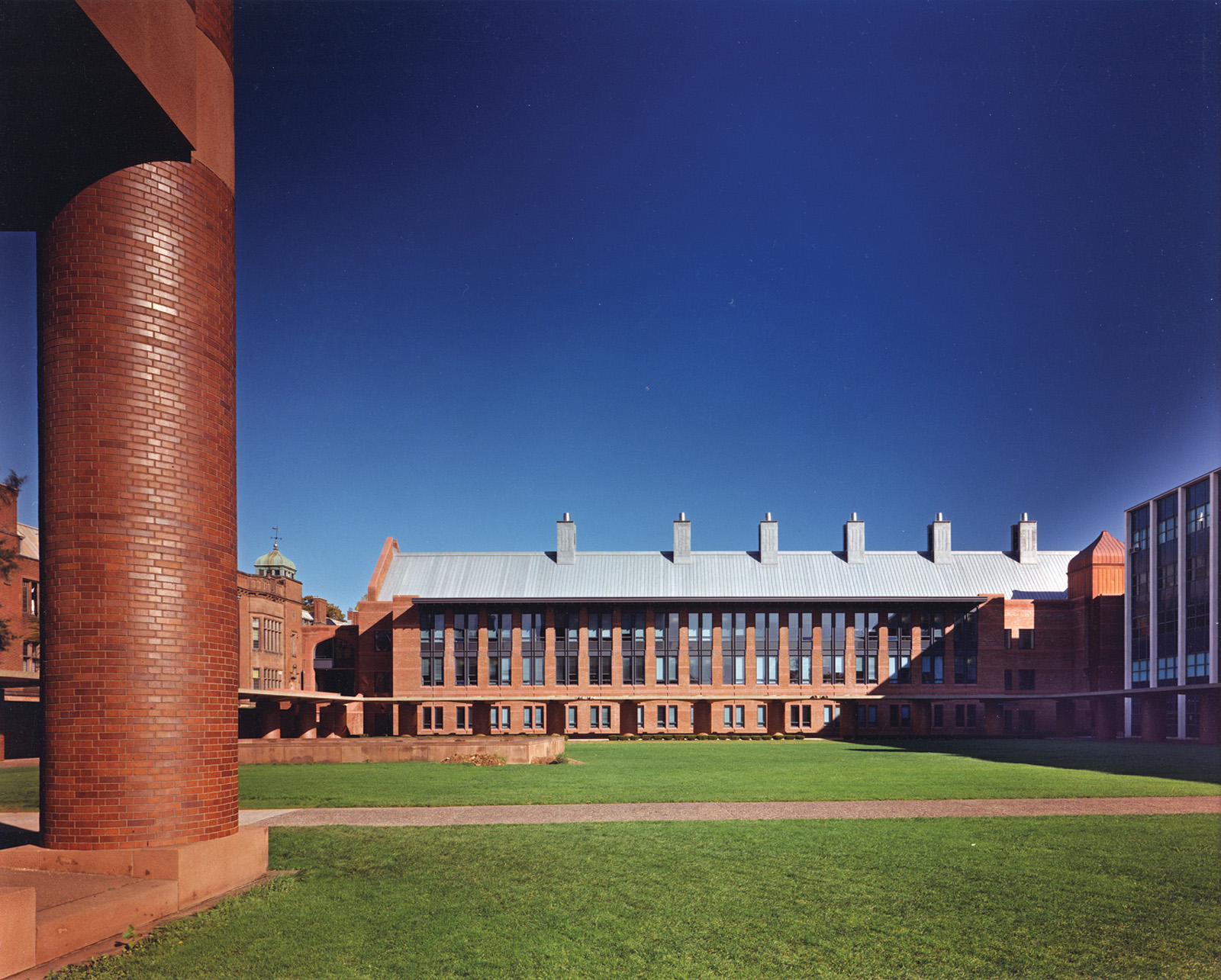 Yale University Nancy Lee and Perry R. Bass Center for Molecular and Structural Biology