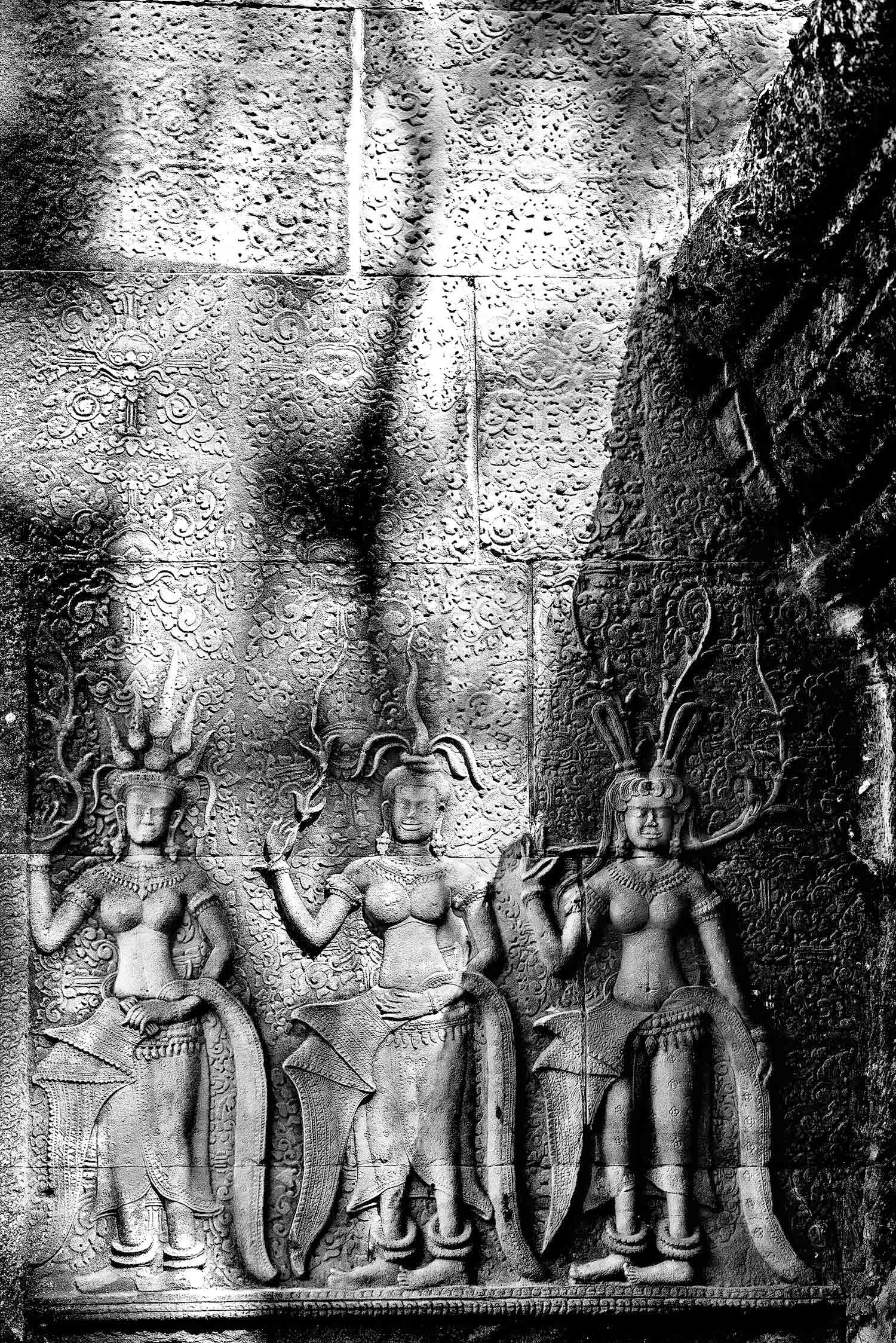 three-figures-and-shadow-finished.jpg