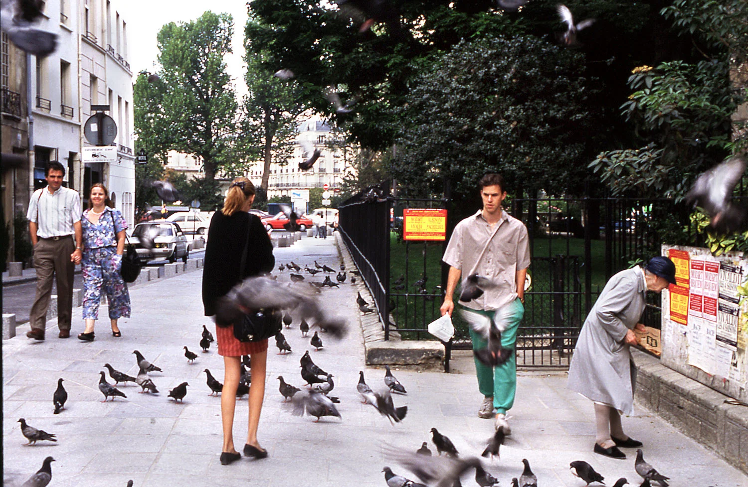 paris--pigeon-lady.jpg