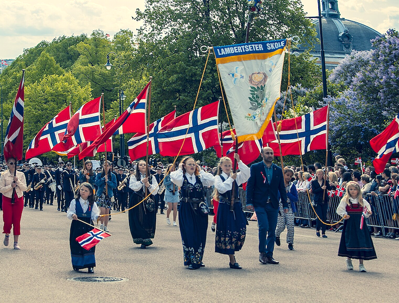 17 mai : la Norvège célèbre sa constitution et son indépendance ratée
