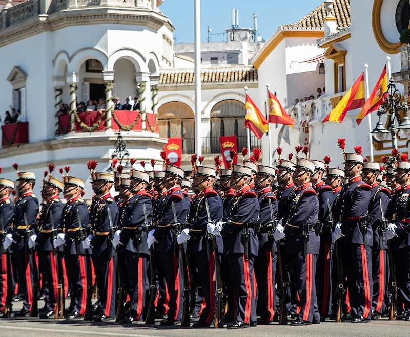 30 mai : l’Espagne célèbre son armée, tout en cultivant son pacifisme