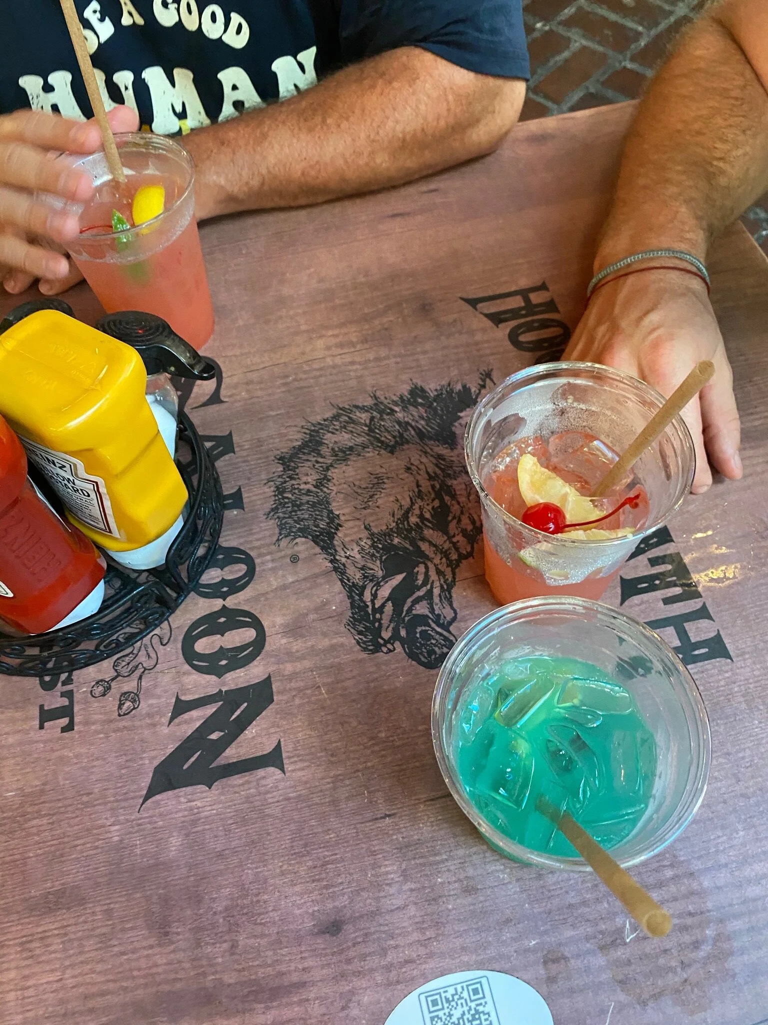 Best Dive Bars in Key West — Go Roam Explore