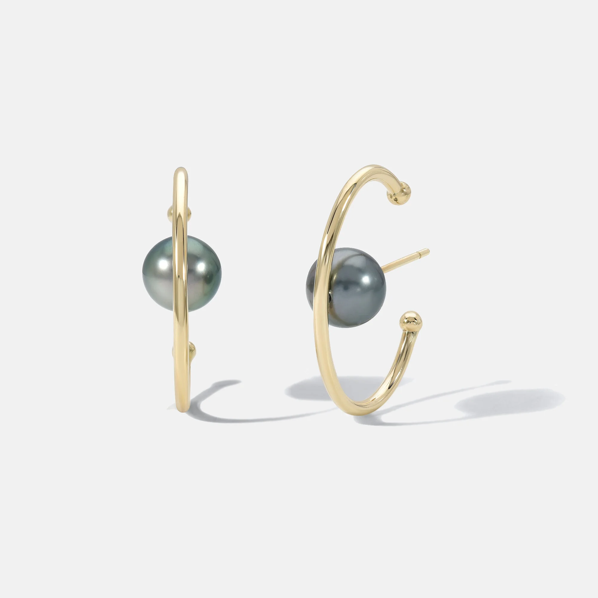 Globe Earrings with Black Pearls