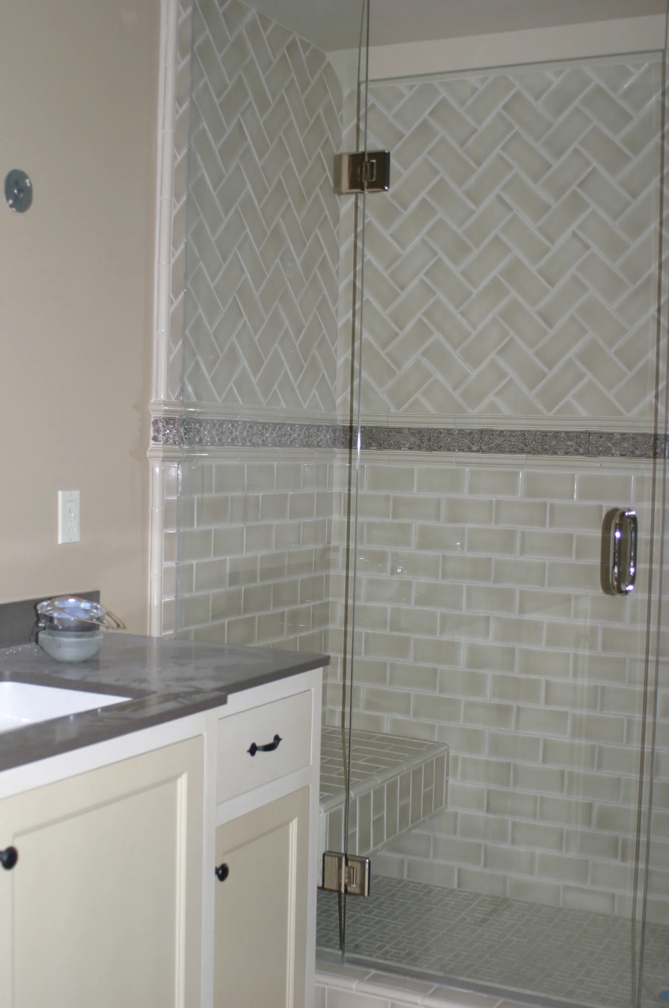 hatteras small shower 051.jpg