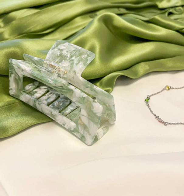 ATHLEISURE MAG SUMMIT RMC.png